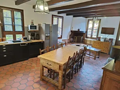 Cuisine ou kitchenette dans l'établissement Maison de vacances à la campagne
