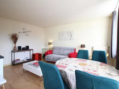 Coin salon dans l'établissement La Bourboule: Appartement T2 bis pour 5 pers, 49m², avec Wifi - FR-1-608-243
