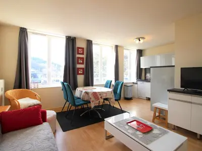 Cuisine ou kitchenette dans l'établissement La Bourboule: Appartement T2 bis pour 5 pers, 49m², avec Wifi - FR-1-608-243