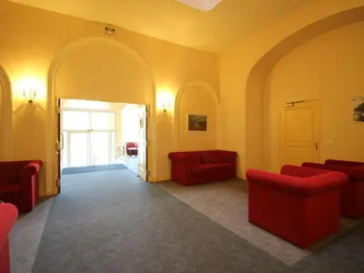 Coin salon dans l'établissement La Bourboule: Appartement T2 bis pour 5 pers, 49m², avec Wifi - FR-1-608-243