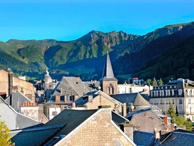 Vue générale sur la montagne ou vue sur la montagne depuis l'appartement
