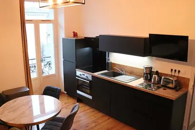 Cuisine ou kitchenette dans l'établissement Appartement 2/4 pers Vacance-Cure cosy et ensoleillé