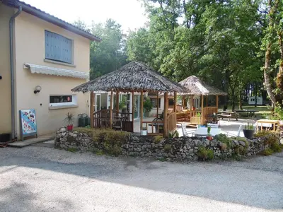 Jardin de l'établissement CAMPING LES PAILLOTES