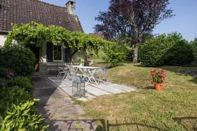 Jardin de l'établissement Gîte de la Gare aux Fleurs