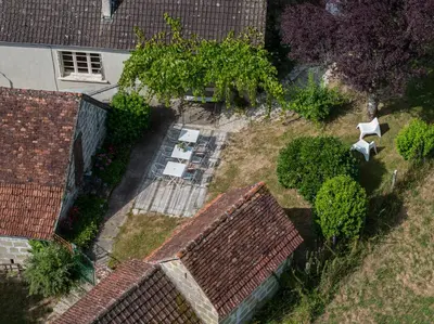 Jardin de l'établissement Gîte de la Gare aux Fleurs