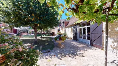 Jardin de l'établissement Demeure du Vallon - Chambres d'Hôtes de Charme
