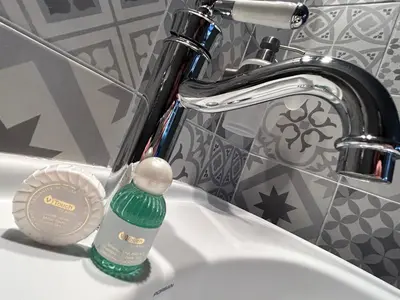 Salle de bains dans l'établissement Demeure du Vallon - Chambres d'Hôtes de Charme