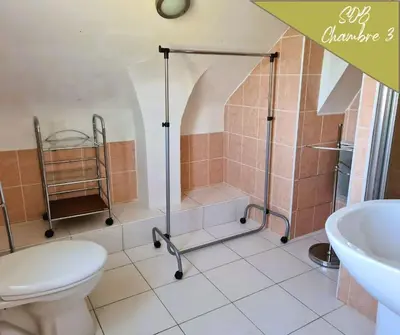 Salle de bains dans l'établissement VILLA ANNEE 30 Rénovée ,Terrasse et Jardin