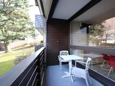 Balcon ou terrasse dans l'établissement T2 Rénové avec Balcon et Parking au Mont-Dore - FR-1-608-244