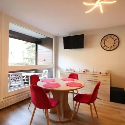T2 Rénové avec Balcon et Parking au Mont-Dore - FR-1-608-244