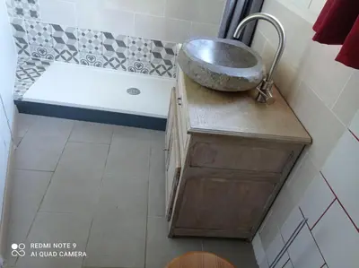 Salle de bains dans l'établissement Chez Ophélie
