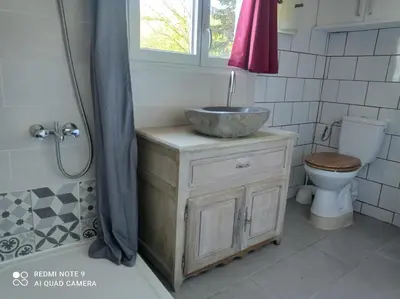 Salle de bains dans l'établissement Chez Ophélie