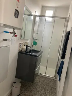 Salle de bains dans l'établissement 99 BIS FP