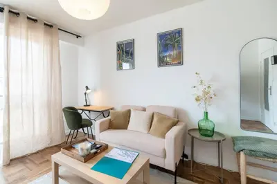 Coin salon dans l'établissement Le Chaleureux, centre-ville l Parking privé dans une résidence & Netflix