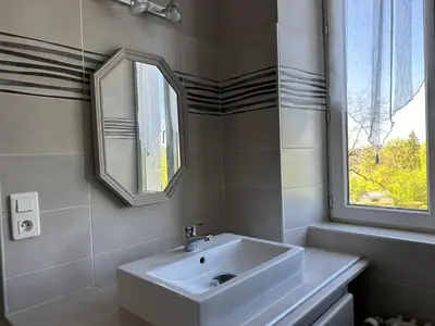 Salle de bains dans l'établissement LA VIEILLE AUBERGE