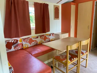 Coin salon dans l'établissement LA VIEILLE AUBERGE