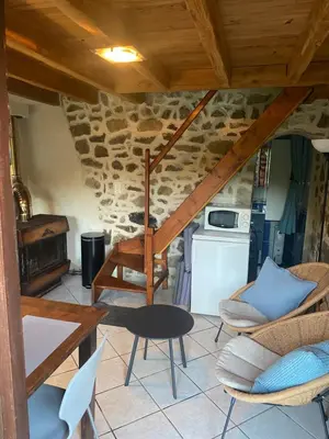 Cuisine ou kitchenette dans l'établissement Maisonnette chaleureuse de 35m2