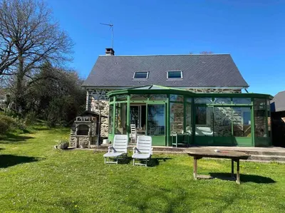 Jardin de l'établissement L'Oustal dé la Domaiséla