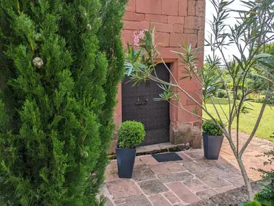 Jardin de l'établissement Château de Vassinhac chambres d'hôtes Collonges la rouge