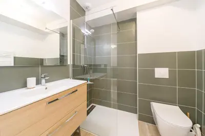 Salle de bains dans l'établissement Le Pajot - Appt pour 6 proche pistes