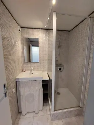 Salle de bains dans l'établissement Appartement T2 45m2 avec terrasse - 4 personnes