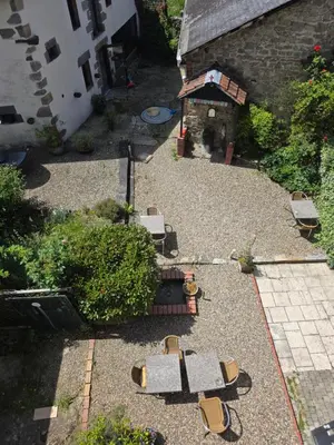 Jardin de l'établissement Chez Kahina ancien hôtel Robert