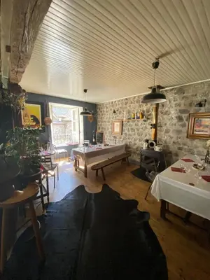 Coin salon dans l'établissement Charmant appartement au cœur des volcans d Auvergne