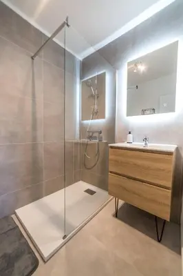 Salle de bains dans l'établissement @ Comme chez vous @ Proche gare et centre historique