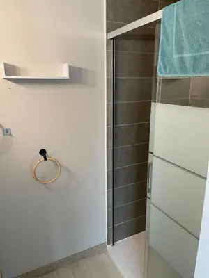 Salle de bains dans l'établissement La Maison de l'Auzette