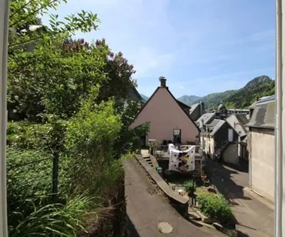 Vue générale sur la montagne ou vue sur la montagne depuis la maison de vacances