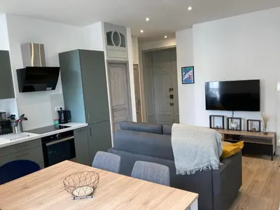 Cuisine ou kitchenette dans l'établissement Les balcons du Sancy - Appartement neuf 3 étoiles