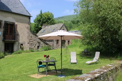 Jardin de l'établissement Chambre d’hôtes de Curières