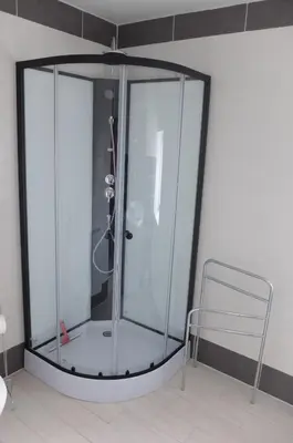 Salle de bains dans l'établissement Le Cosy