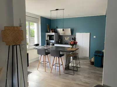 Cuisine ou kitchenette dans l'établissement Maison de ville