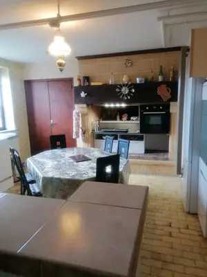 Cuisine ou kitchenette dans l'établissement Gaillarde