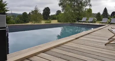 Piscine de l'établissement Une pause en Corrèze ou située à proximité