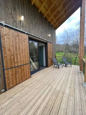 Balcon ou terrasse dans l'établissement Tiny House L’œil des Dômes