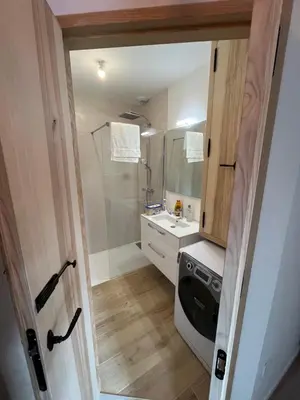 Salle de bains dans l'établissement APPARTEMENT AUX PIEDS DES PISTES DE SKI