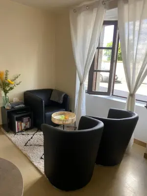 Coin salon dans l'établissement Confortable et agréable T1 n 2